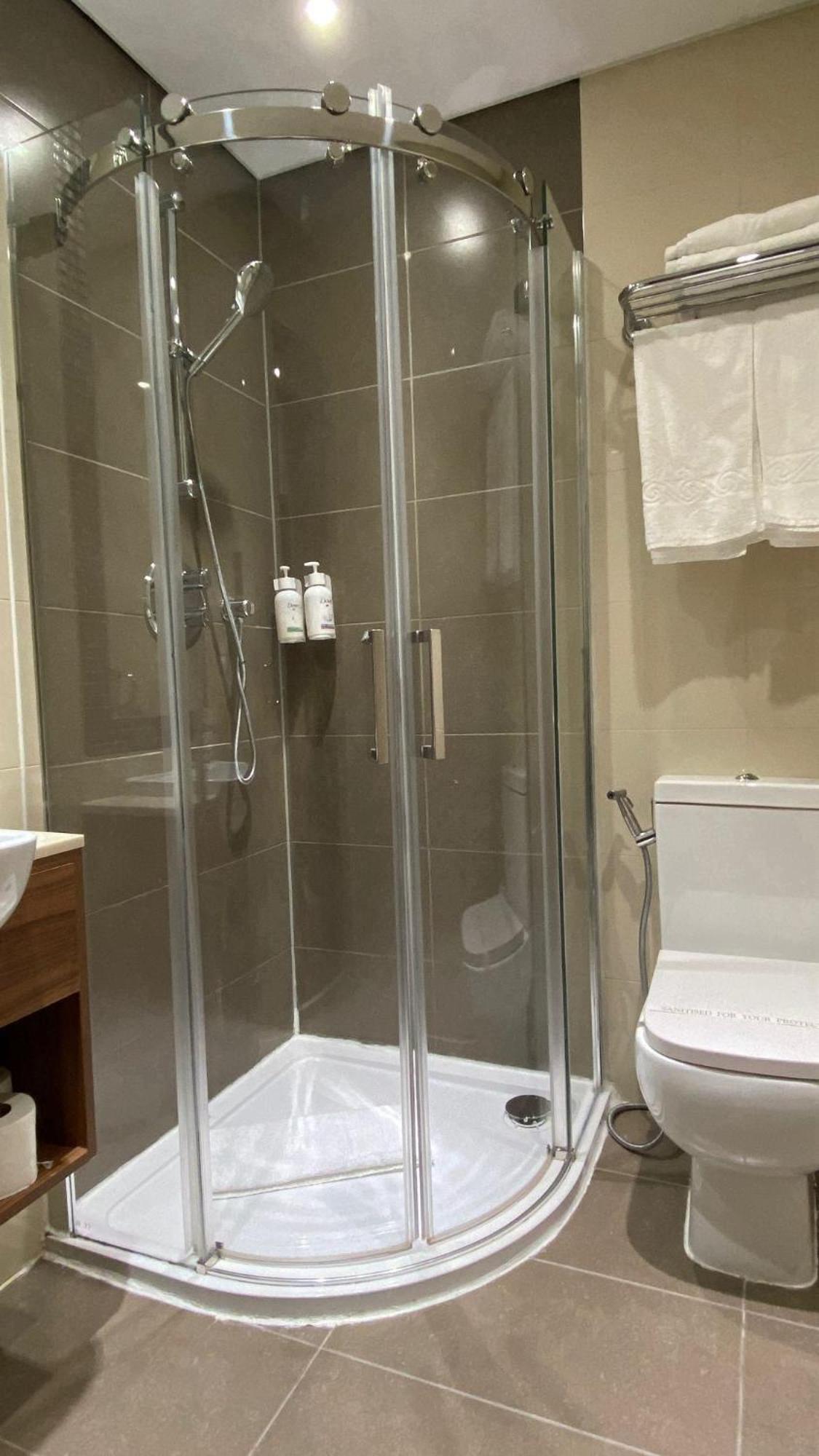 Court Hotel London